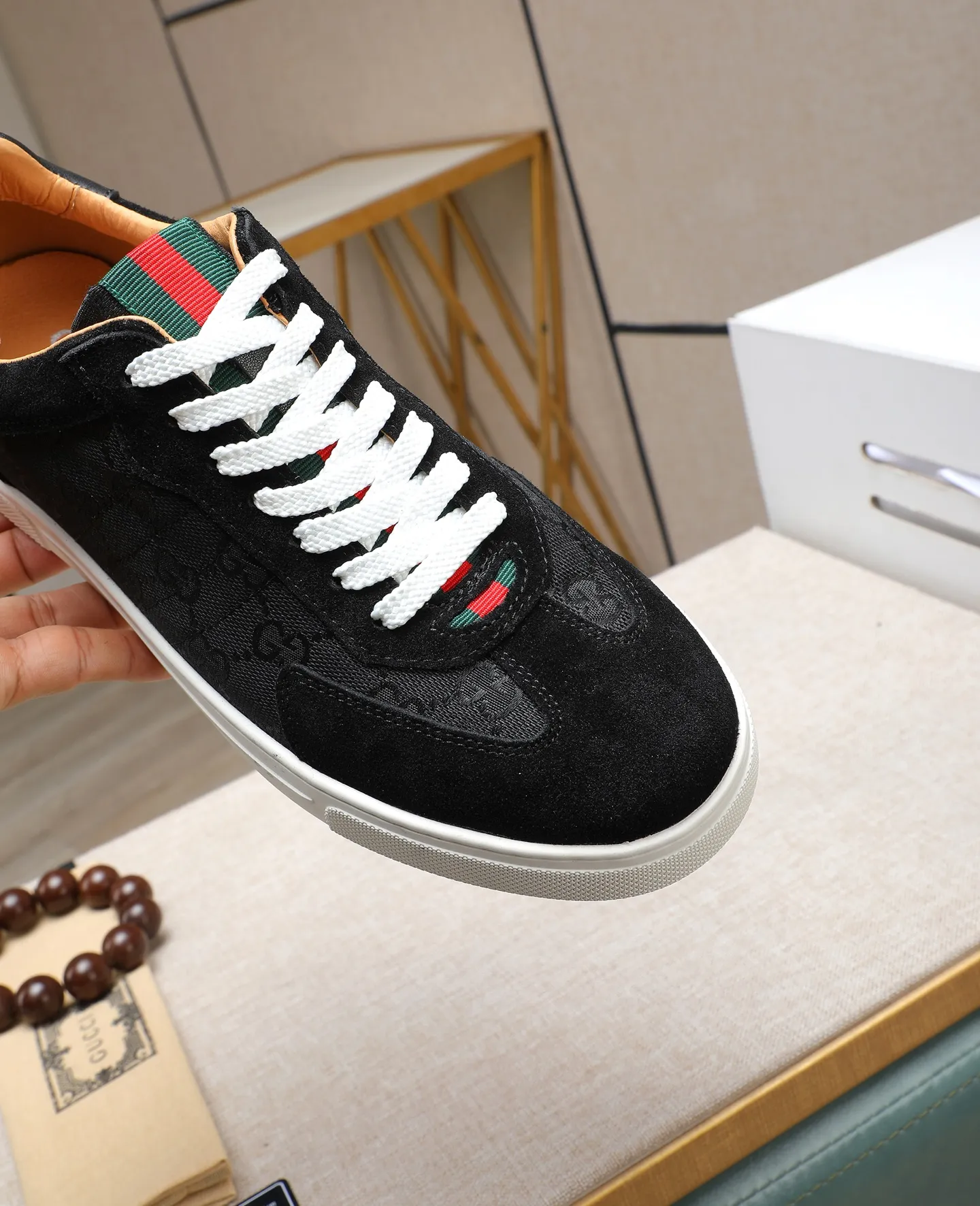 Men's shoes 💰400 GUCCI🔍🔍The latest models are on sale at the same time at the counter. Original calfskin imported from Italy, genuine leather lining, (high-end, extravagant, and classy) with exquisite workmanship. Soles: Original soles specially provided by the original factory. ⚠Exclusive double-layer movable molded soles are super comfortable⚠. Photos of the real thing🎬The real thing is better🔍🔍"High quality·Follow the order" Code number 38-44